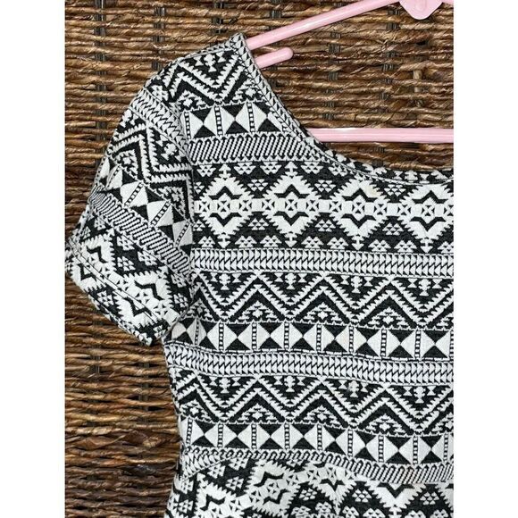 đEUC!âPlaceâGeometricâDesign Girlsâ5-6âSđClearanceâitem!â2/$15-3/$25 - Picture 3 of 9